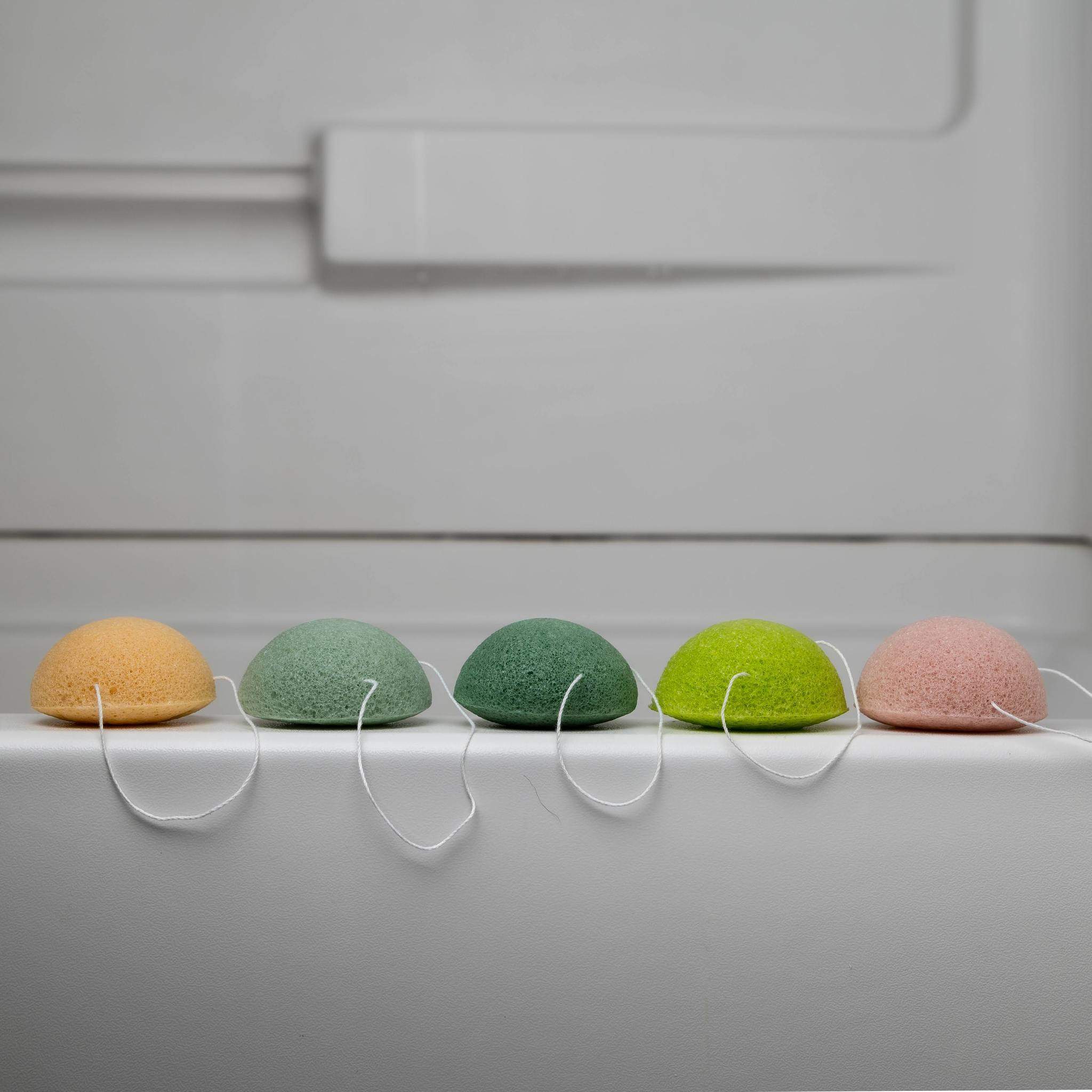 Biodegradable Konjac Sponges,in 5 colours in a row